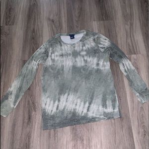 Gray and white long sleeve shirt